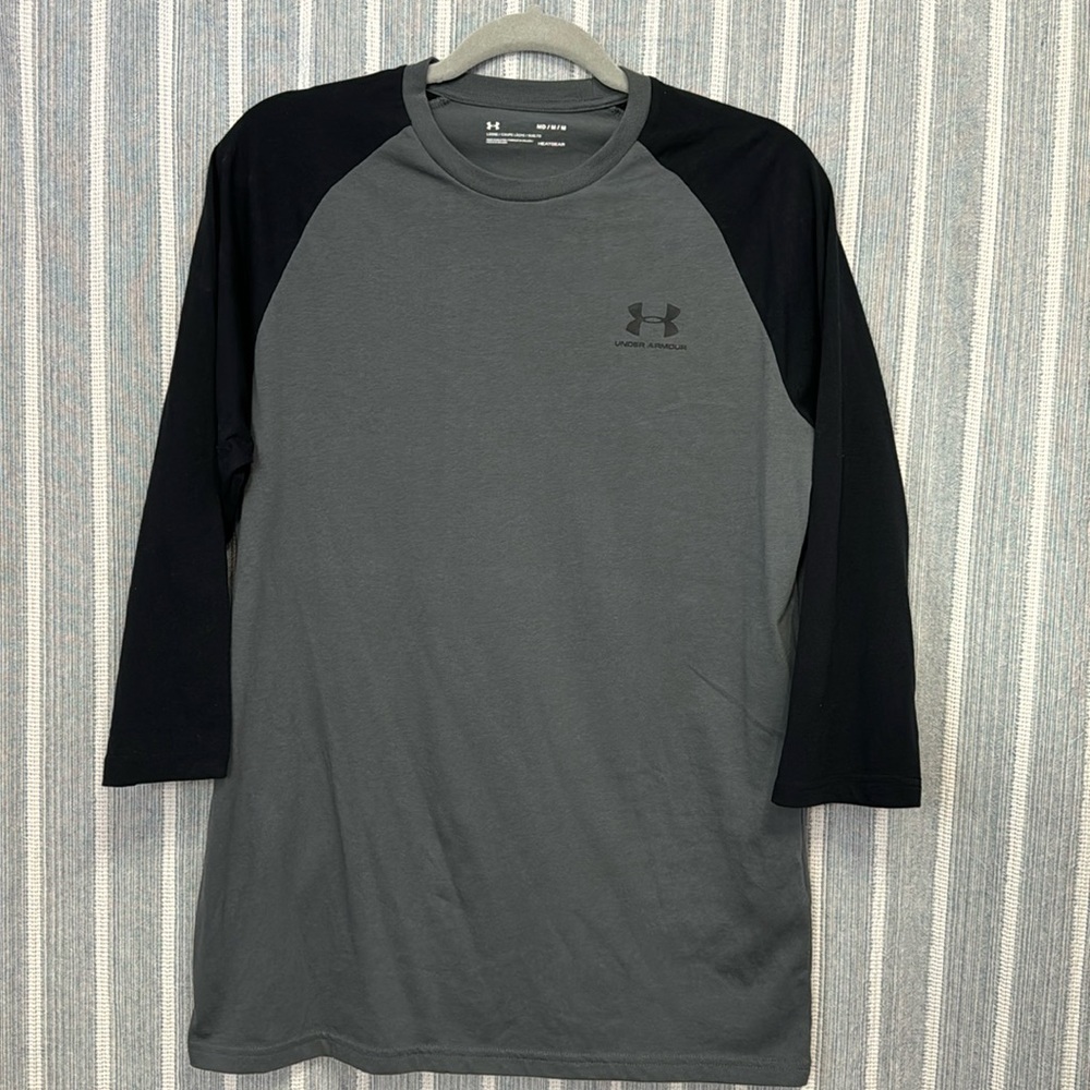 Under Armour heat gear. Ladies 3/4 sleeve shirt.